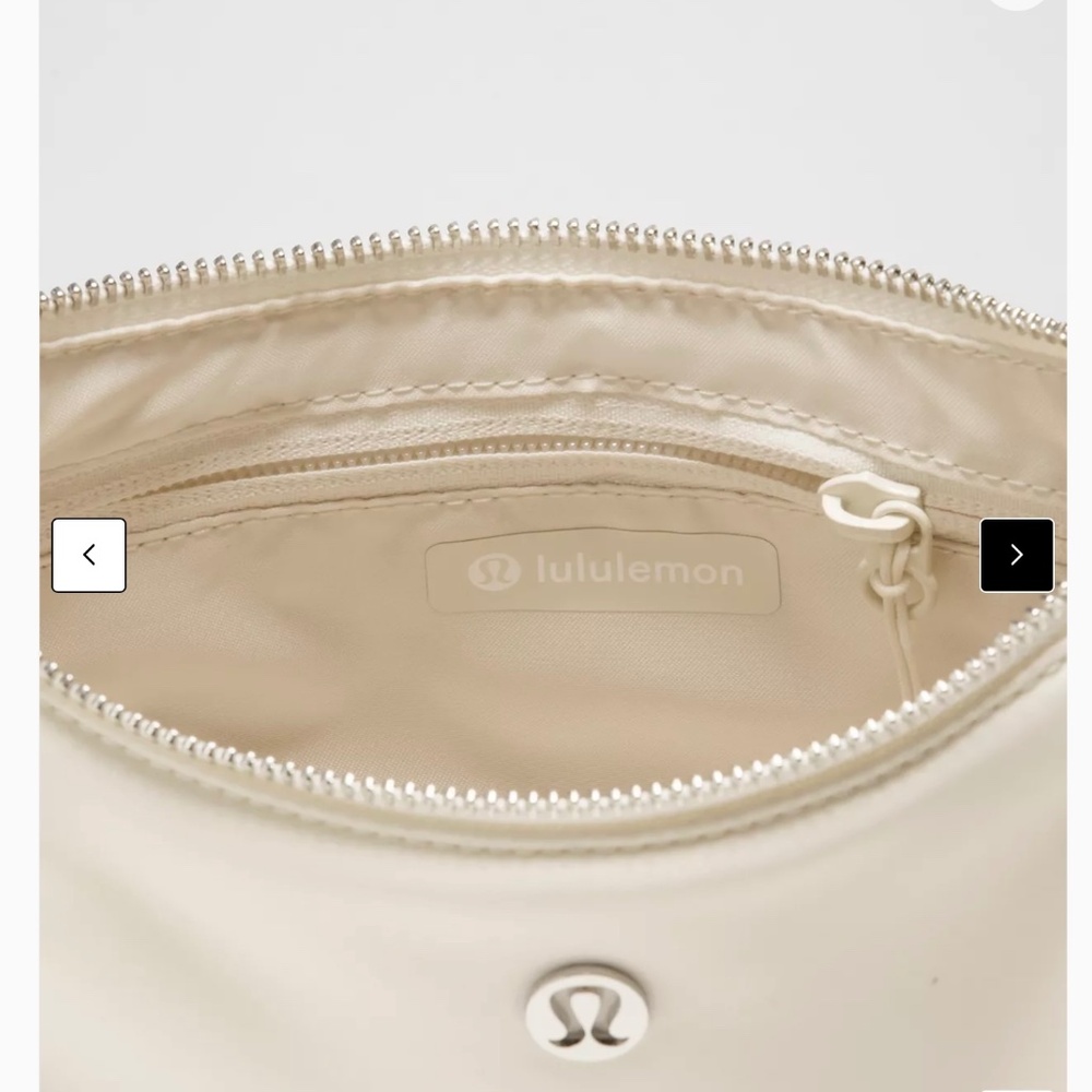 Lululemon City Essentials Bag 3L - Light Ivory/Silver